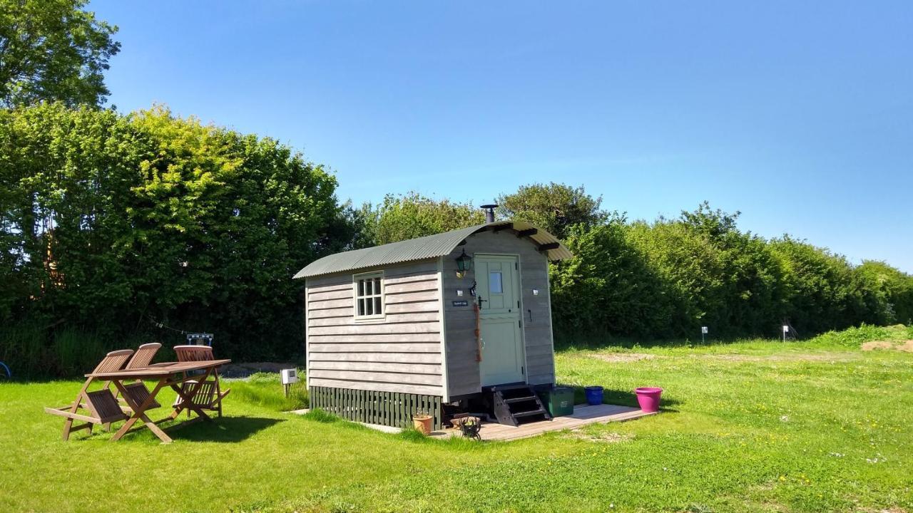 Shepherd'S Lodge - Shepherd'S Hut With Devon Views For Up To Two People And One Smaller Dog Wrangaton Exterior photo